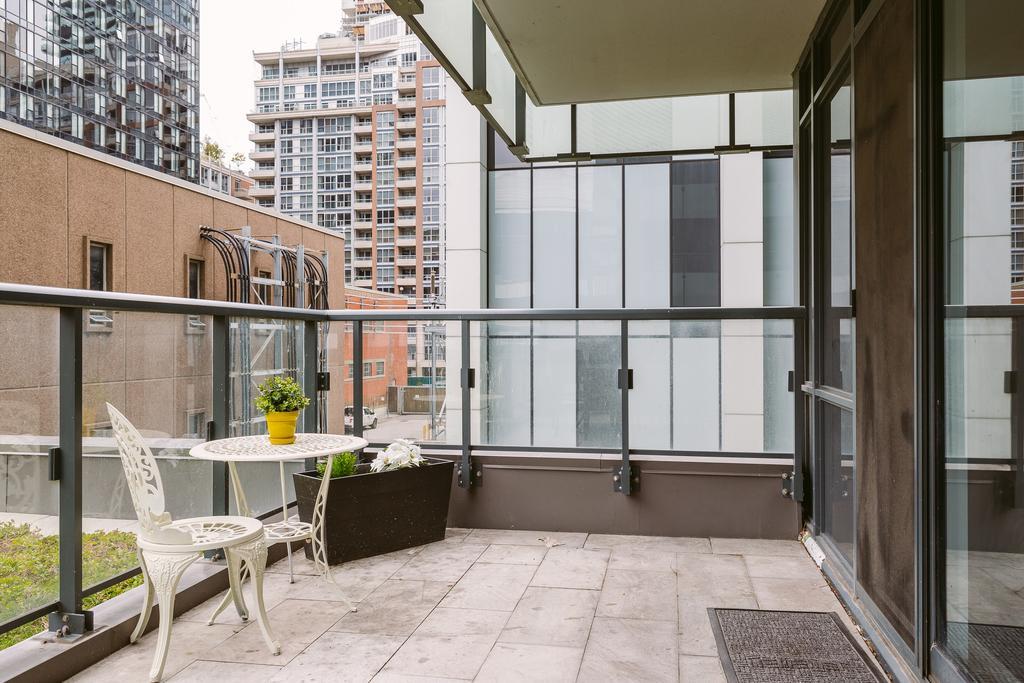 Breathtaking 3-Bedroom In The Heart Of Downtown Toronto Exterior photo